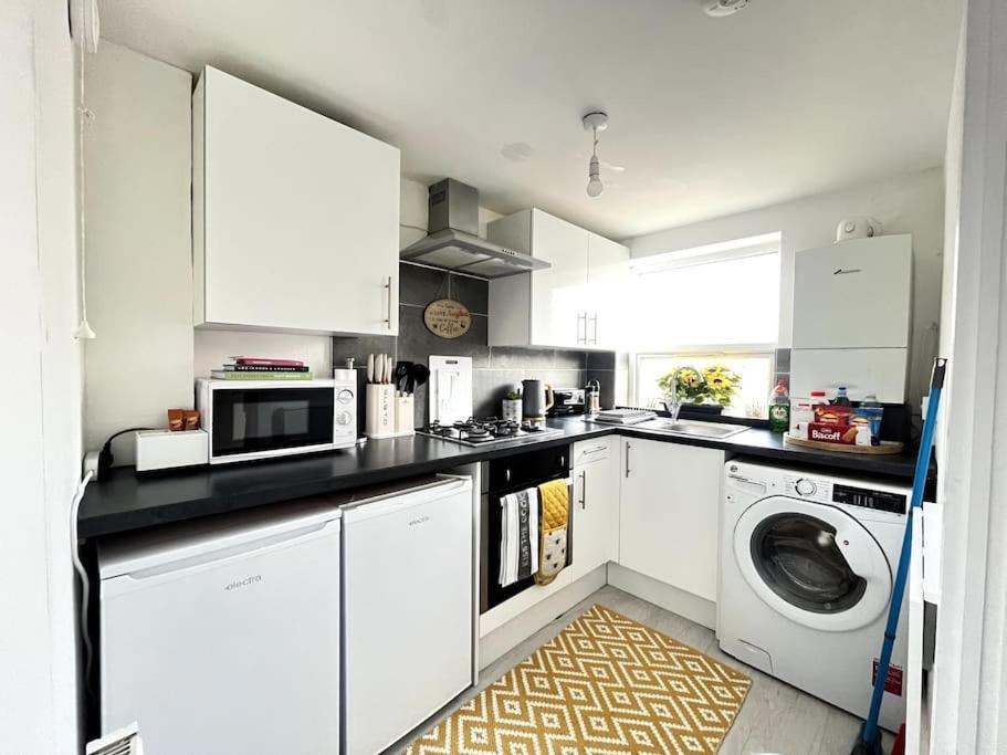 Central Winchester Serviced Apartments מראה חיצוני תמונה