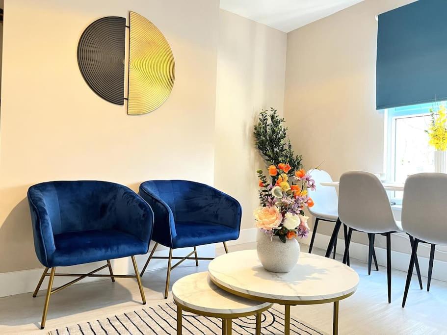 Central Winchester Serviced Apartments מראה חיצוני תמונה