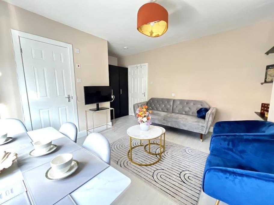 Central Winchester Serviced Apartments מראה חיצוני תמונה